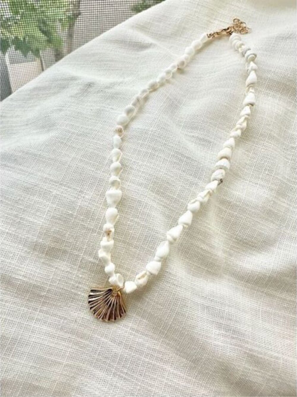 Seashell and clamshell summertime necklace ￼ - Picture 2 of 3